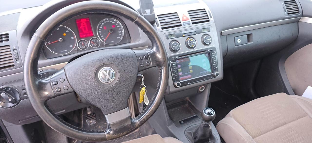 Volkswagen Touran 2.0 16V TDI Highline 5 posti neop
