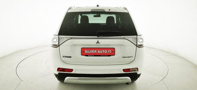 MITSUBISHI Outlander 2.2 DI-D 4WD Instyle 5p.