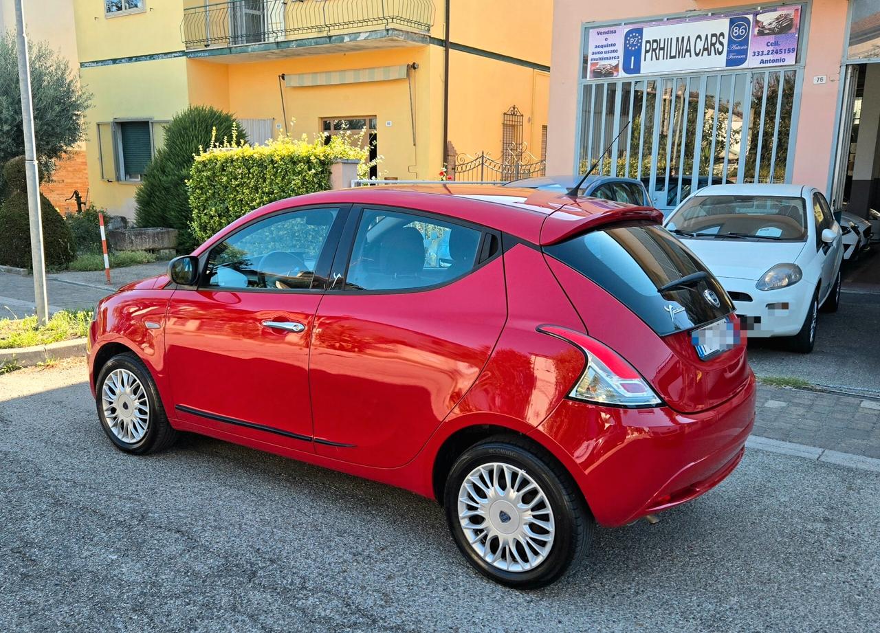 Lancia Ypsilon 1.2 69 CV 5 porte Unyca
