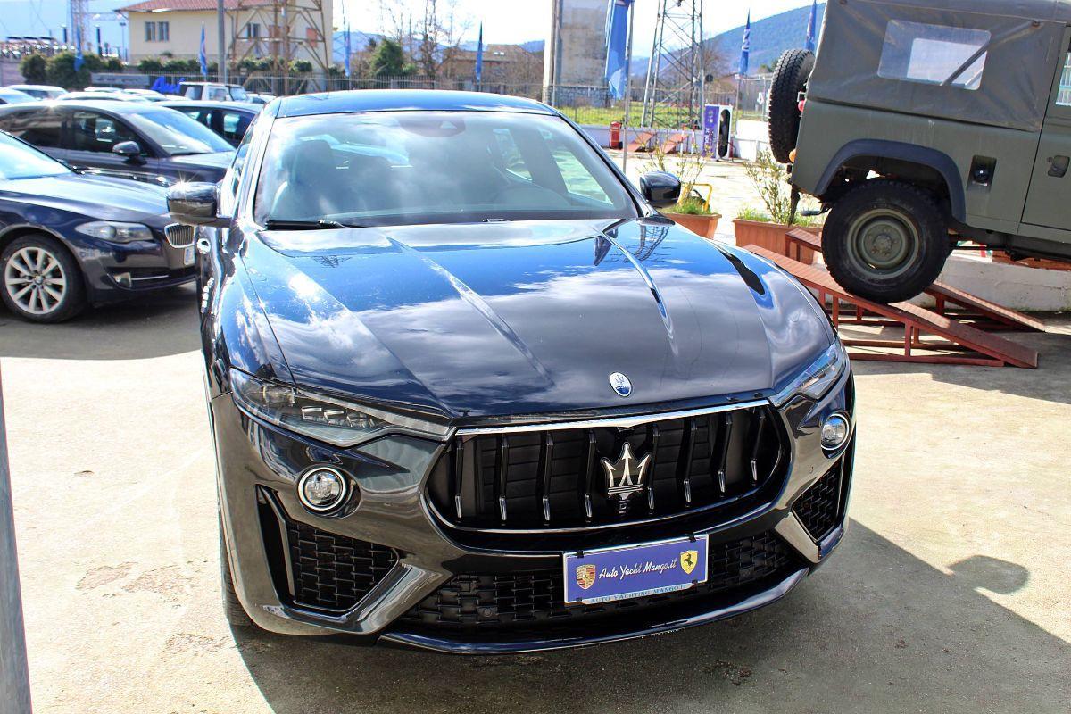 MASERATI - Levante