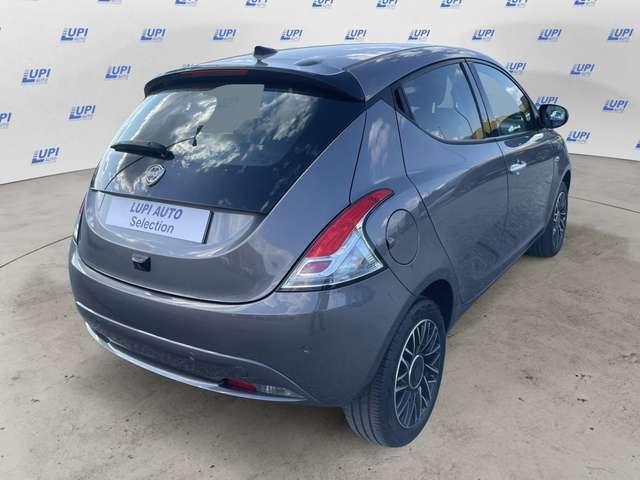 Lancia Ypsilon 1.0 firefly hybrid Platino s&s 70cv