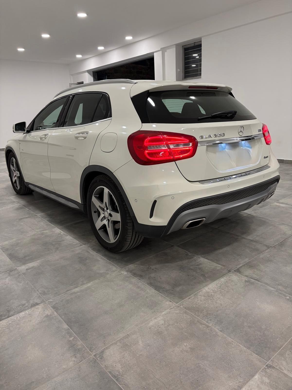 Mercedes-benz GLA 200 CDI Automatic 4Matic Premium AMG