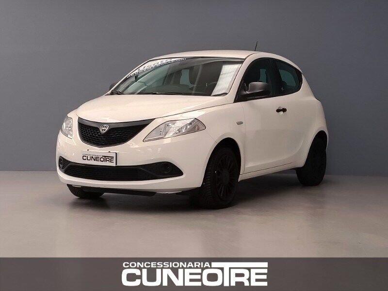 Lancia Ypsilon Ypsilon 1.0 FireFly 5 porte S&S Hybrid Ecochic Silver