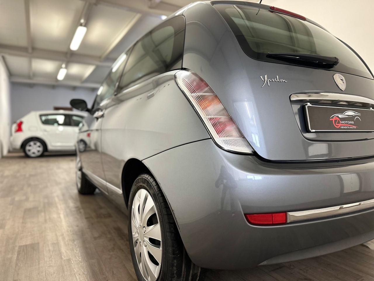 Lancia Ypsilon 1.2 Argento GPL