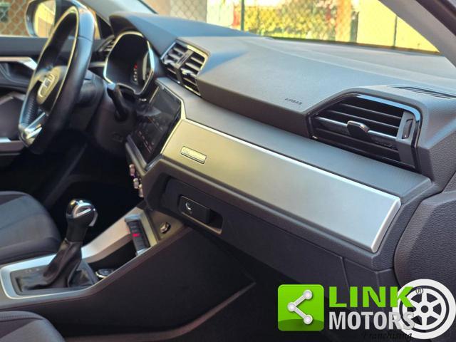 AUDI Q3 35 TFSI 150 CV S Tronic S Line Identity Black