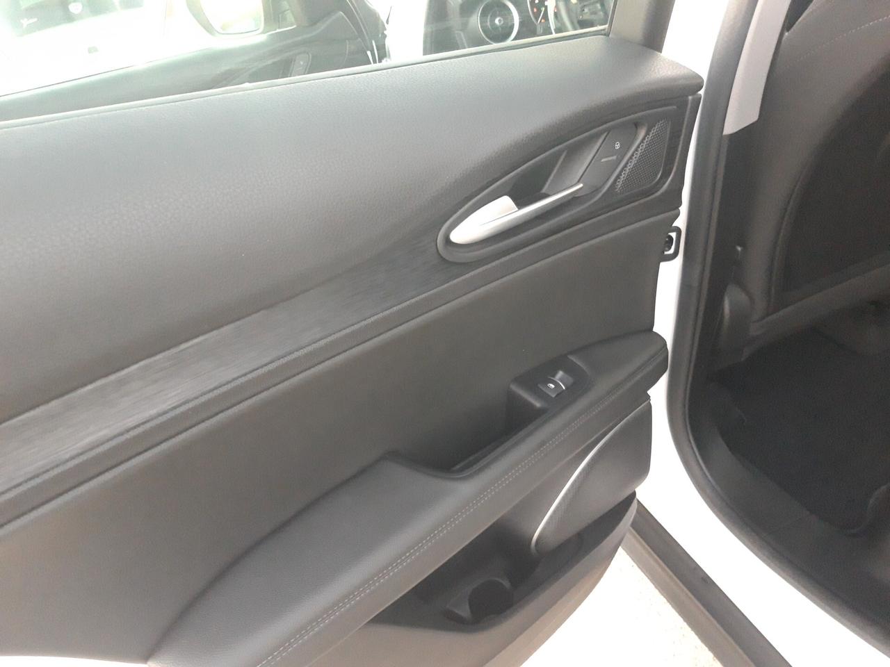 Alfa Romeo Stelvio 2.2 Turbodiesel 190 CV AT8 RWD Business