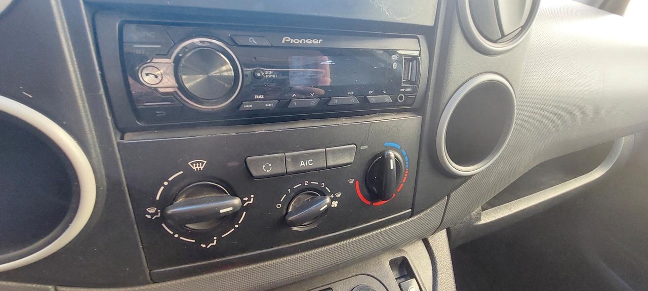 BERLINGO 1,6 DIESEL 75 CV TELEFONO BLUETOOTH 3 POSTI PORTA LATERALE IMPECCABILE