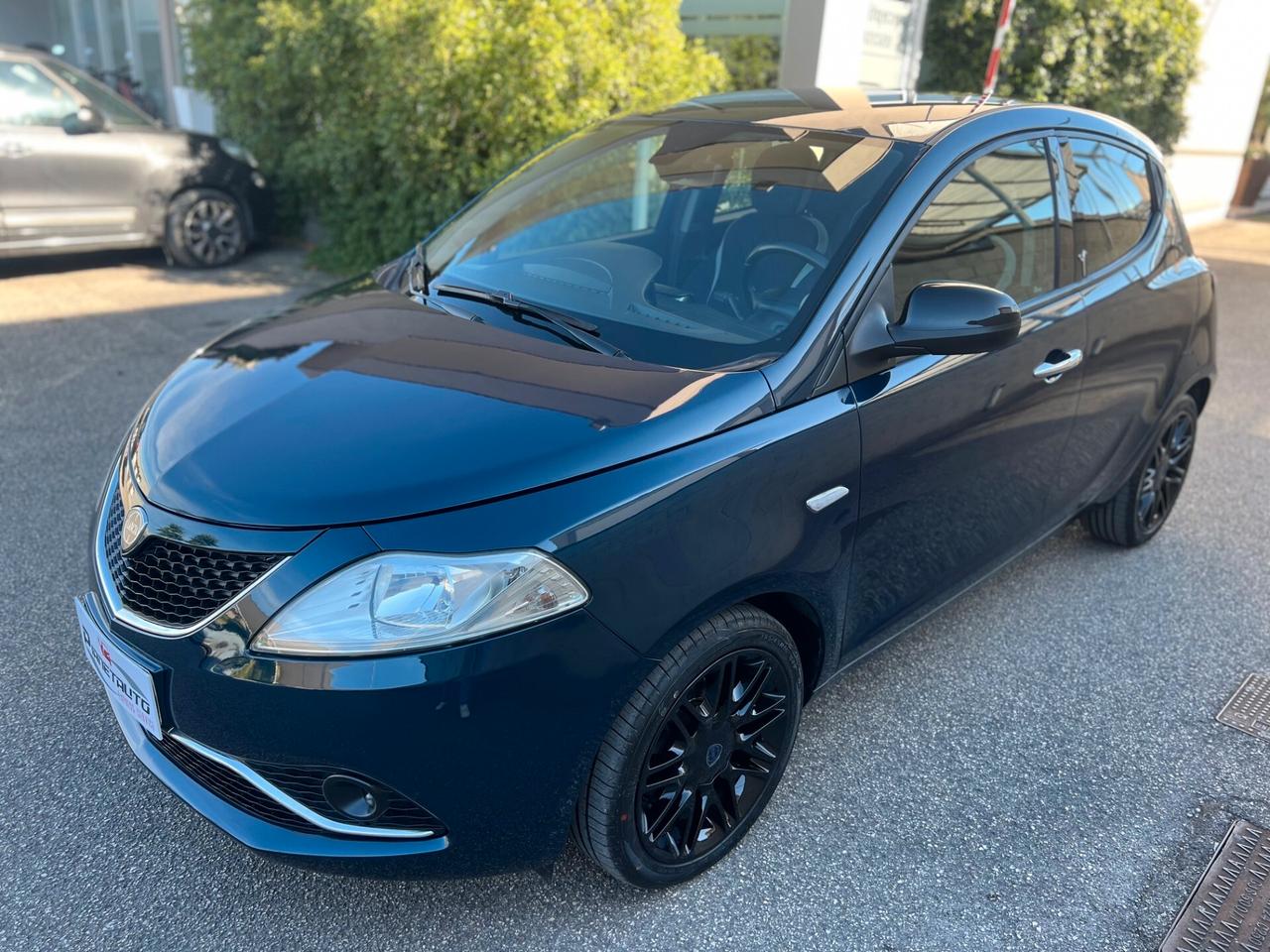 Lancia Ypsilon 1.3 mjt Gold 95cv E6 PDC/CLIMA/16;/TEL. OK NEOPAT.