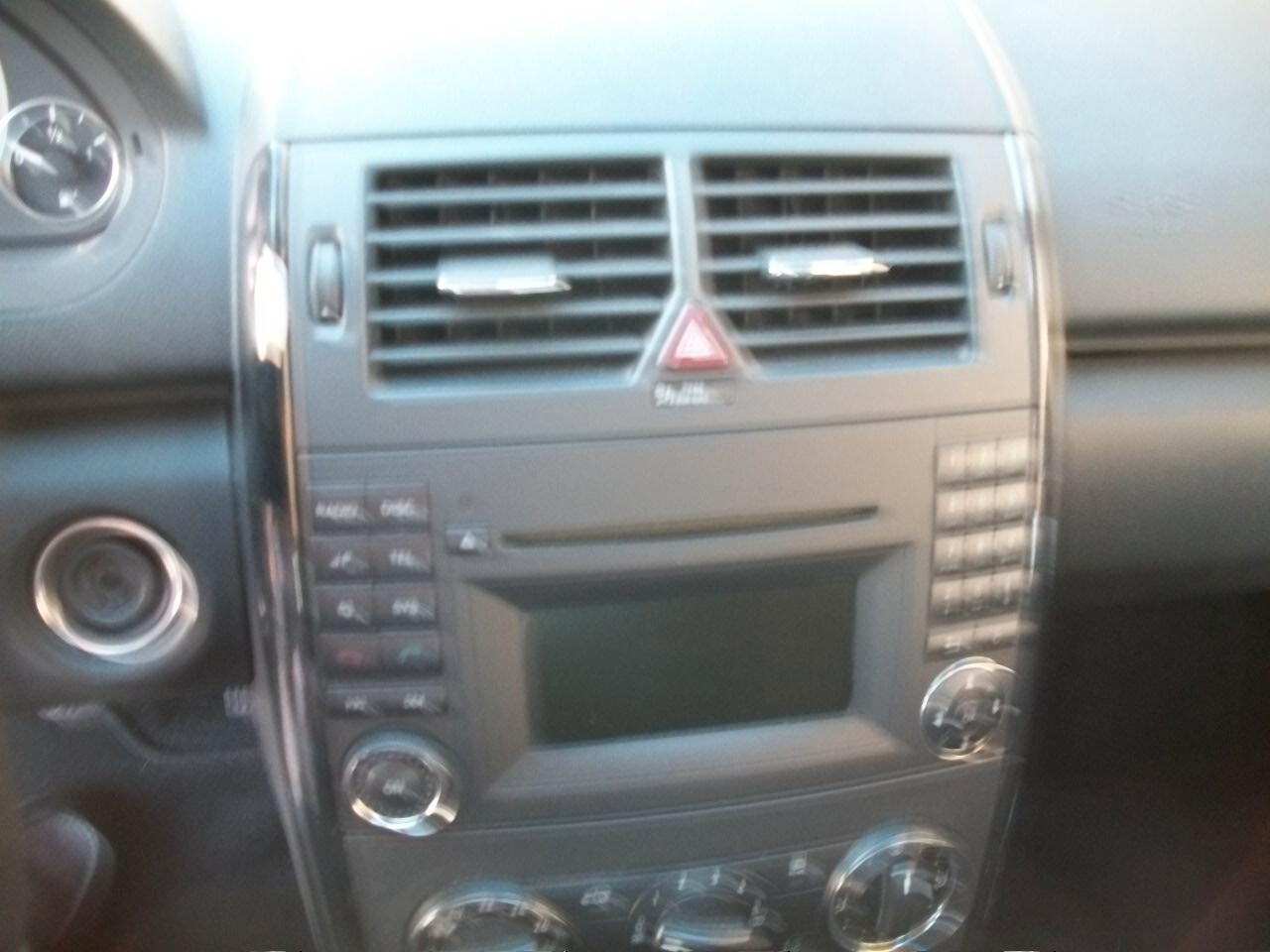 Mercedes-benz A 160 SI NUOVI PATENTATI GARANZIA UN ANNO KM 149300 BENZINA CC 1468HP95