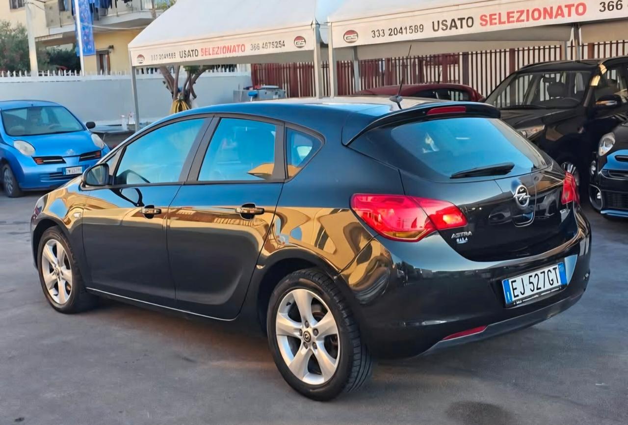 Opel Astra 1.7 CDTI 110CV 5 porte Elective