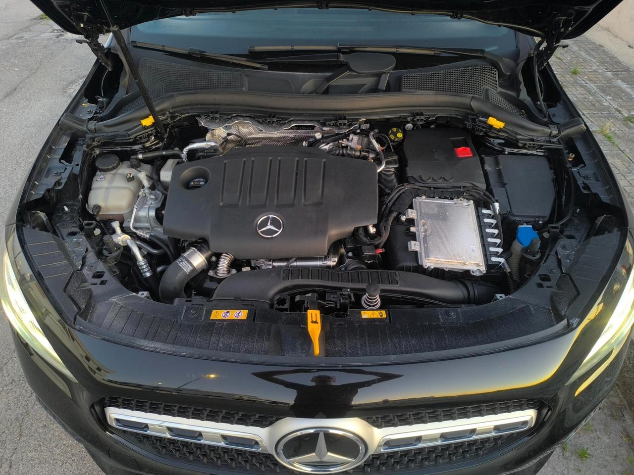 MERCEDES GLA SPORT PLUS 180cdi 09/2022 MOTORE 2.0 MERCEDES