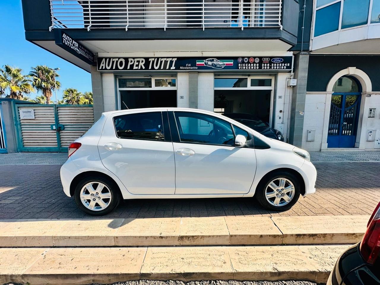 Toyota Yaris 1.0 5 porte Active Neopatentati