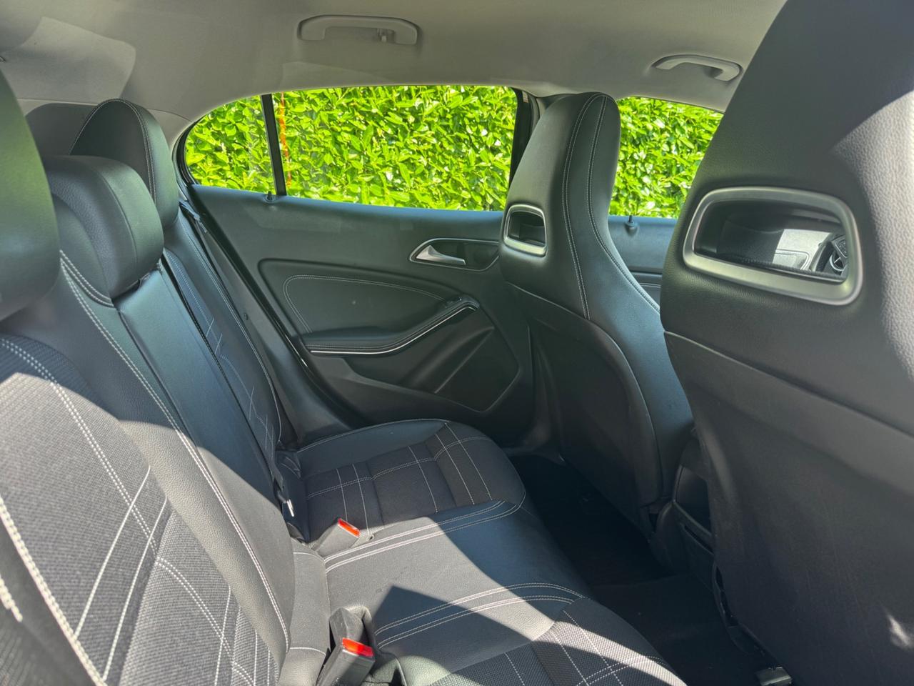 Mercedes-benz GLA 180 d Premium