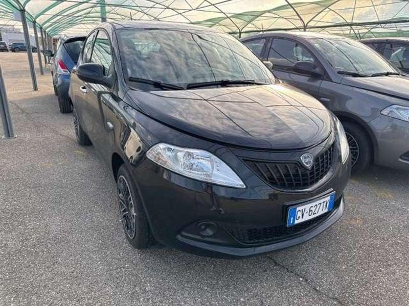 Lancia Ypsilon 1.0 FireFly Hybrid Oro