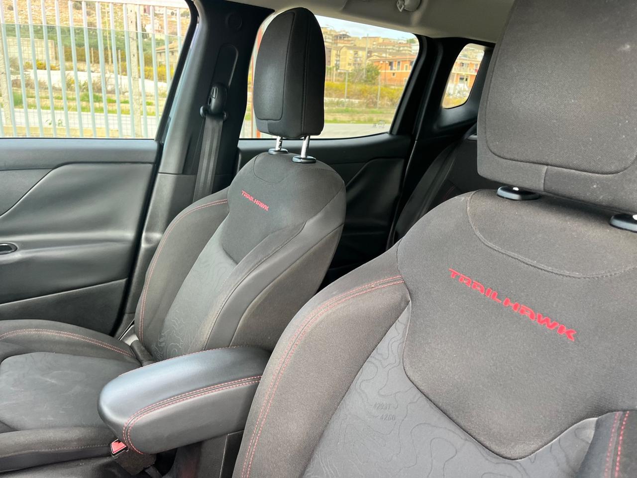 Jeep Renegade 2.0 Mjt 170CV 4WD Active Drive Low Trailhawk