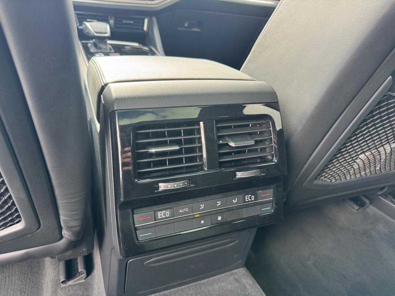 Volkswagen Touareg 3.0 V6 TDI R-Line