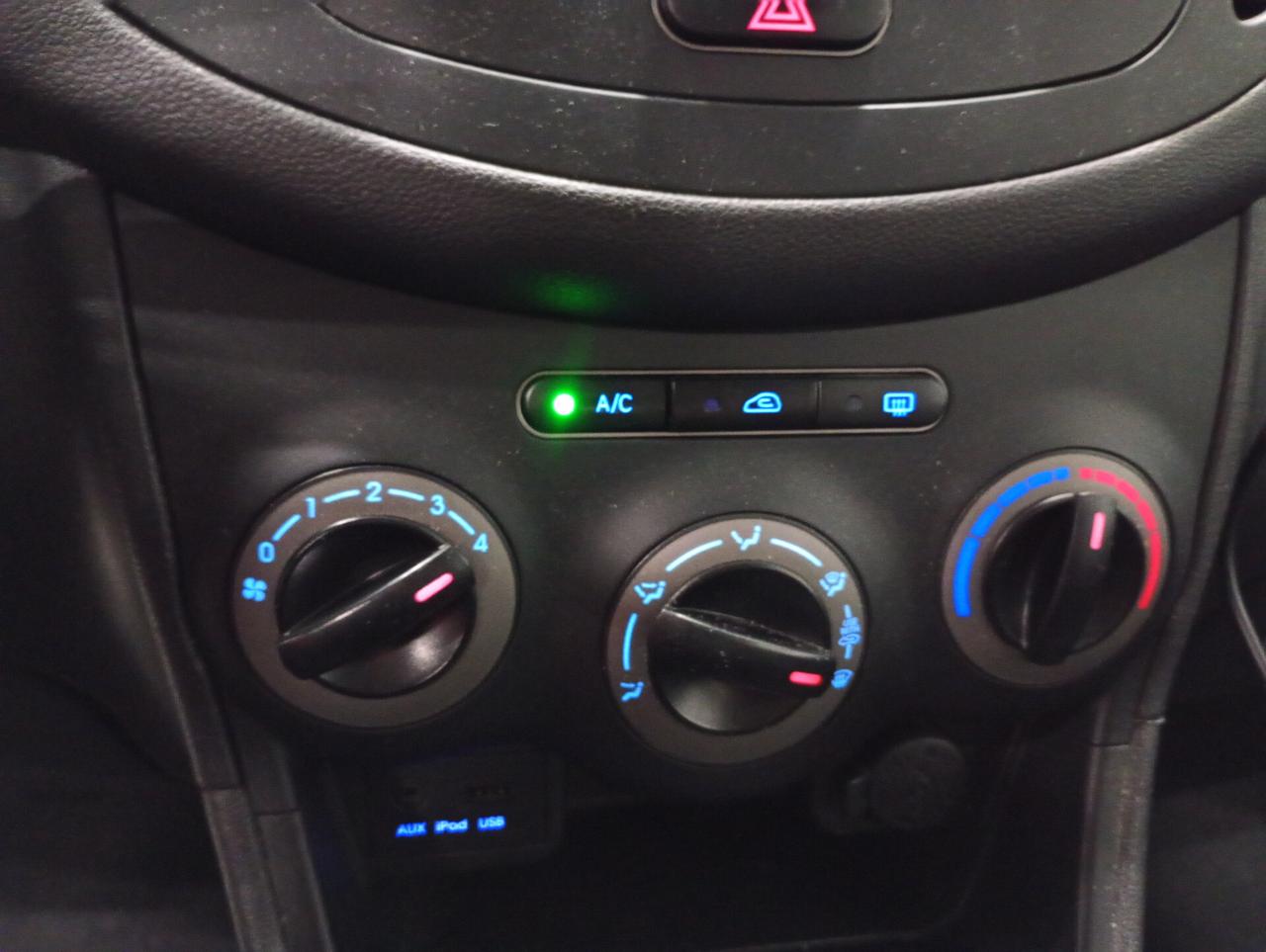 Hyundai i10 1.1 12V CONFORT