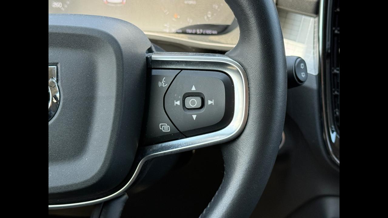 VOLVO XC40 - XC40 1.5 t5 phev Inscription Expression auto my21