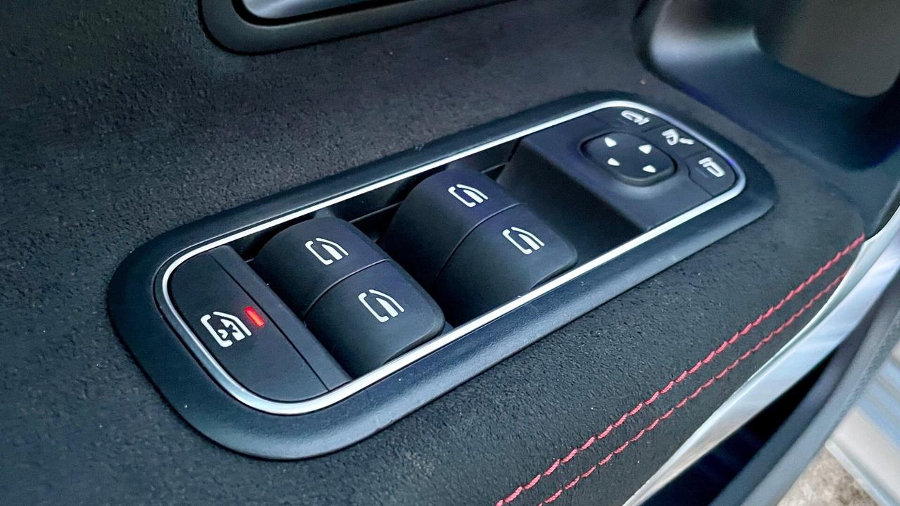 MERCEDES-BENZ CLASSE A250 2.0 PREMIUM 4-MATIC 224CV - ALCANTARA, SEDILI RISCALDABILI, PACCHETTO LUCI