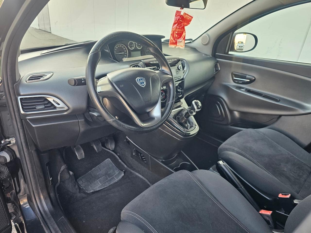 Lancia Ypsilon 1.2 69 CV Platinum