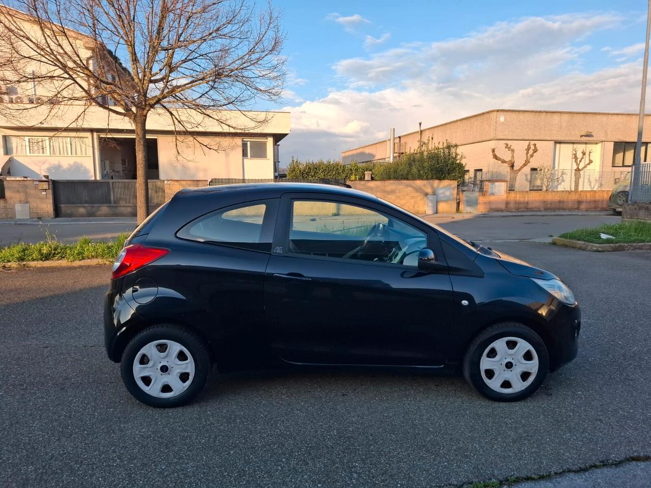Ford Ka 1.2 benzina 2010 con SOLO 114.000 KM