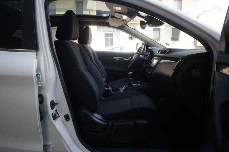 Nissan Qashqai Nissan Qashqai 1.5 110 dCi N-Connecta ANNO 2017