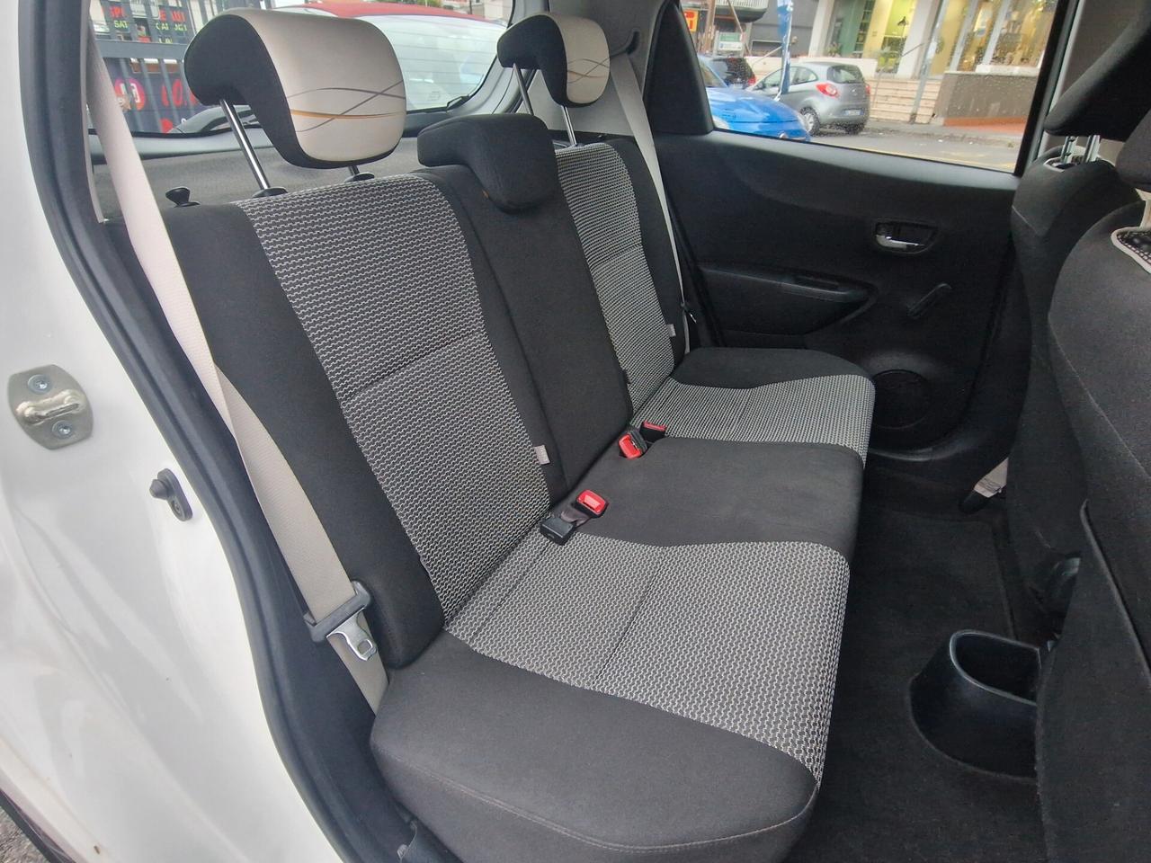 Toyota Yaris 1.4 D-4D 5 porte Lounge