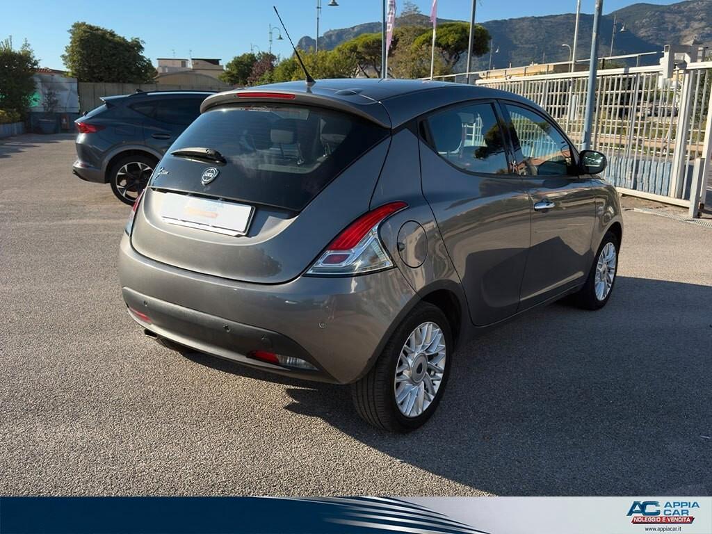 Lancia Ypsilon 1.2 69 CV 5 porte GPL Ecochic Gold