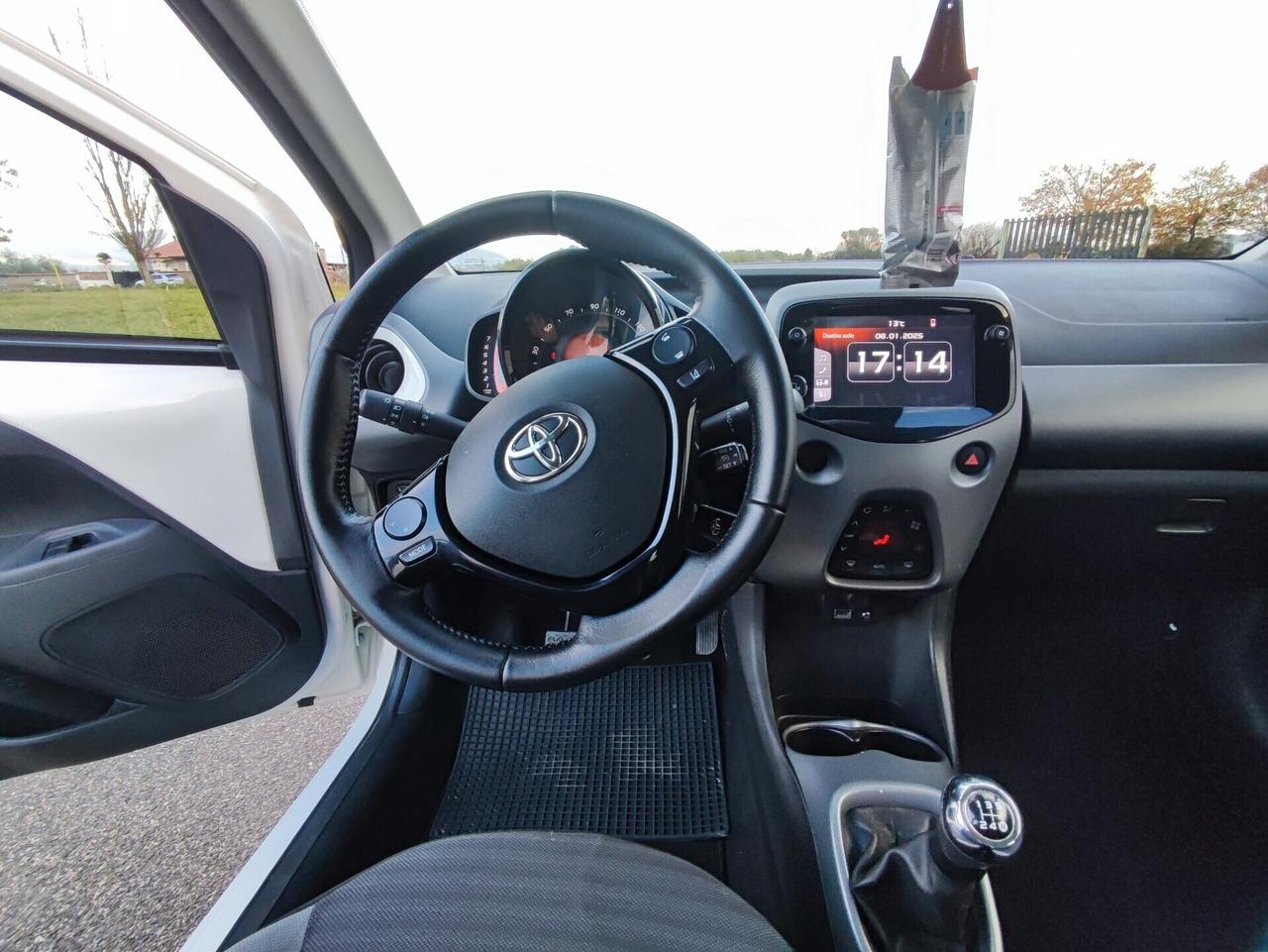 Toyota Aygo 1.0 VVT-i 72 CV 5 porte x-clusiv