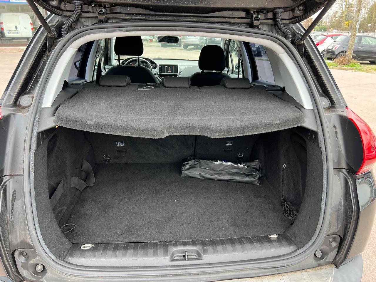 Peugeot 2008 BlueHDi 100 Allure