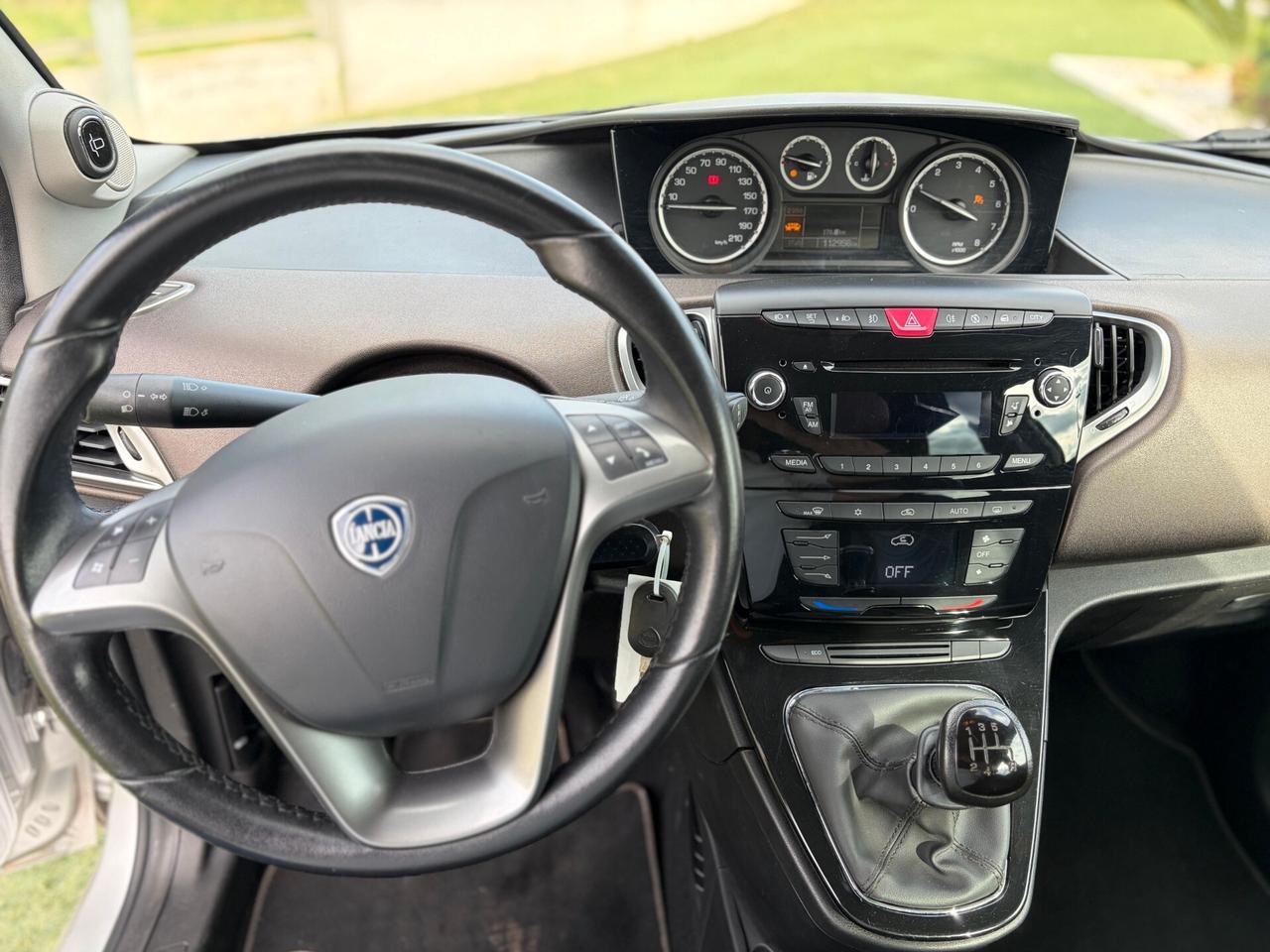 Lancia Ypsilon 0.9 TwinAir 85 CV 5 porte S&S Platinum