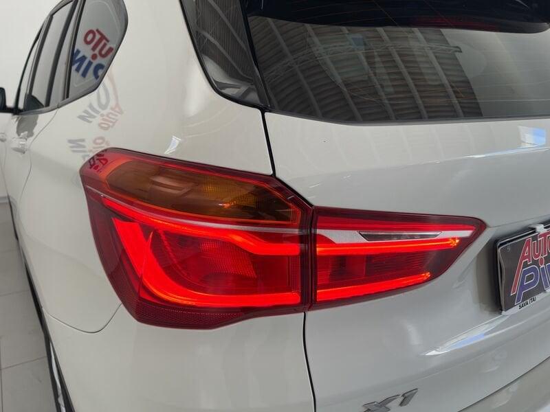 BMW X1 sDrive18d Business *Pelle*Navi*Led*