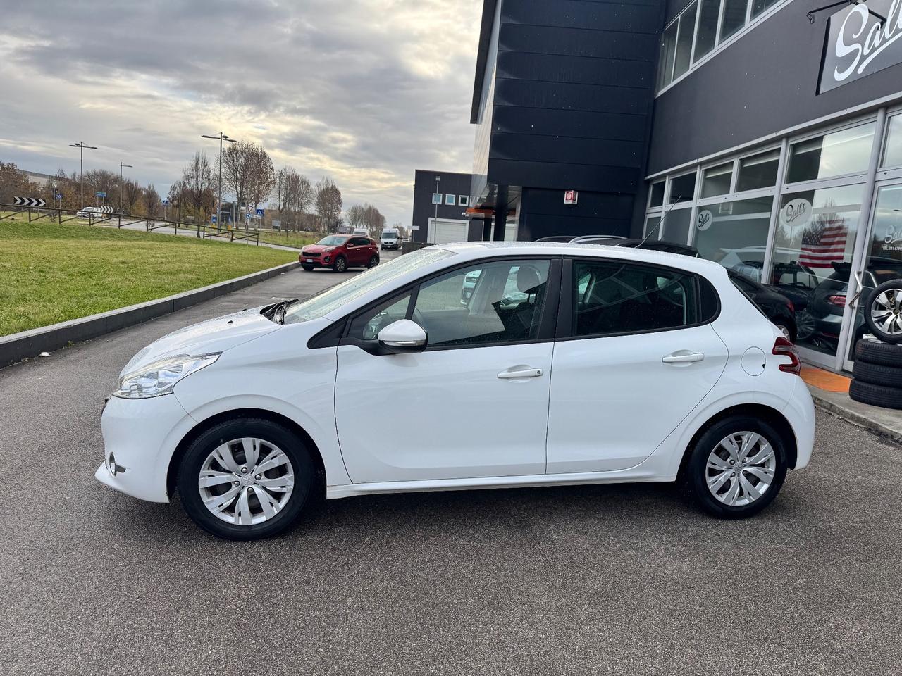 Peugeot 208 1.2 Neopatentati