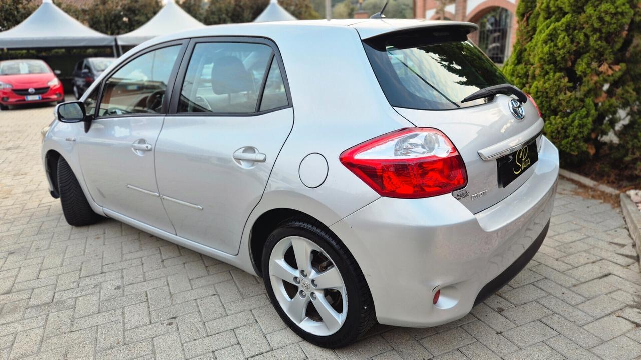 Toyota Auris 1.8 hybrid/Neopatentati/Automatica/SOLO 130.000km
