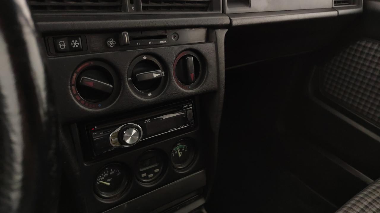 Mercedes-Benz E190 2.3 16V