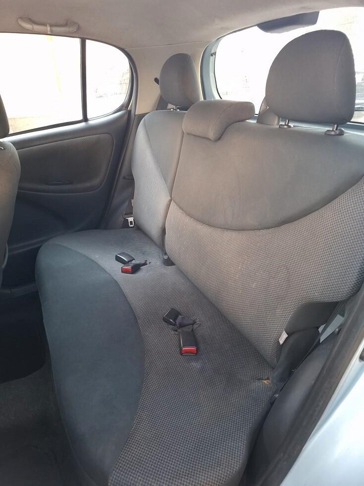 Toyota Yaris 1.3 5 porte Luna - 2005