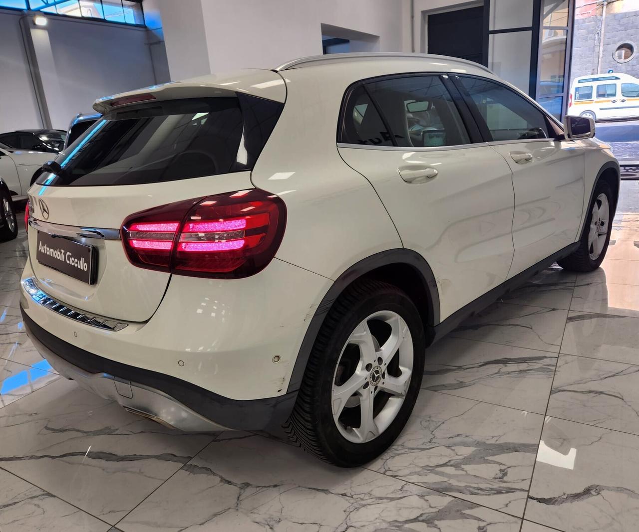 Mercedes-benz GLA 180 d Premium