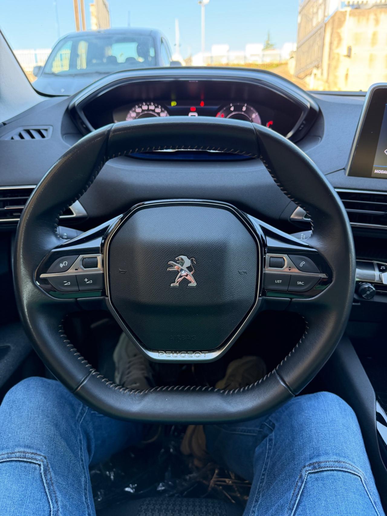 Peugeot 3008 1.5 BlueHDi 130 EAT8 Active Pack 2022