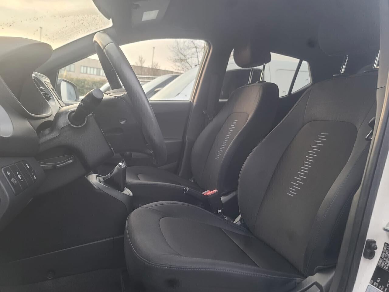 Hyundai i10 1.0 BENZ SOLO 20.000KM