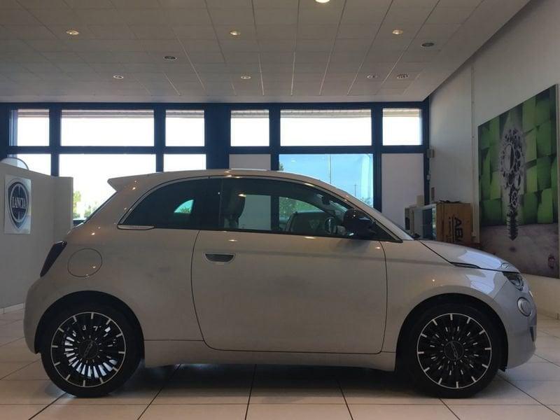 FIAT 500 Hybrid Hybrid Icon PACK STYLE