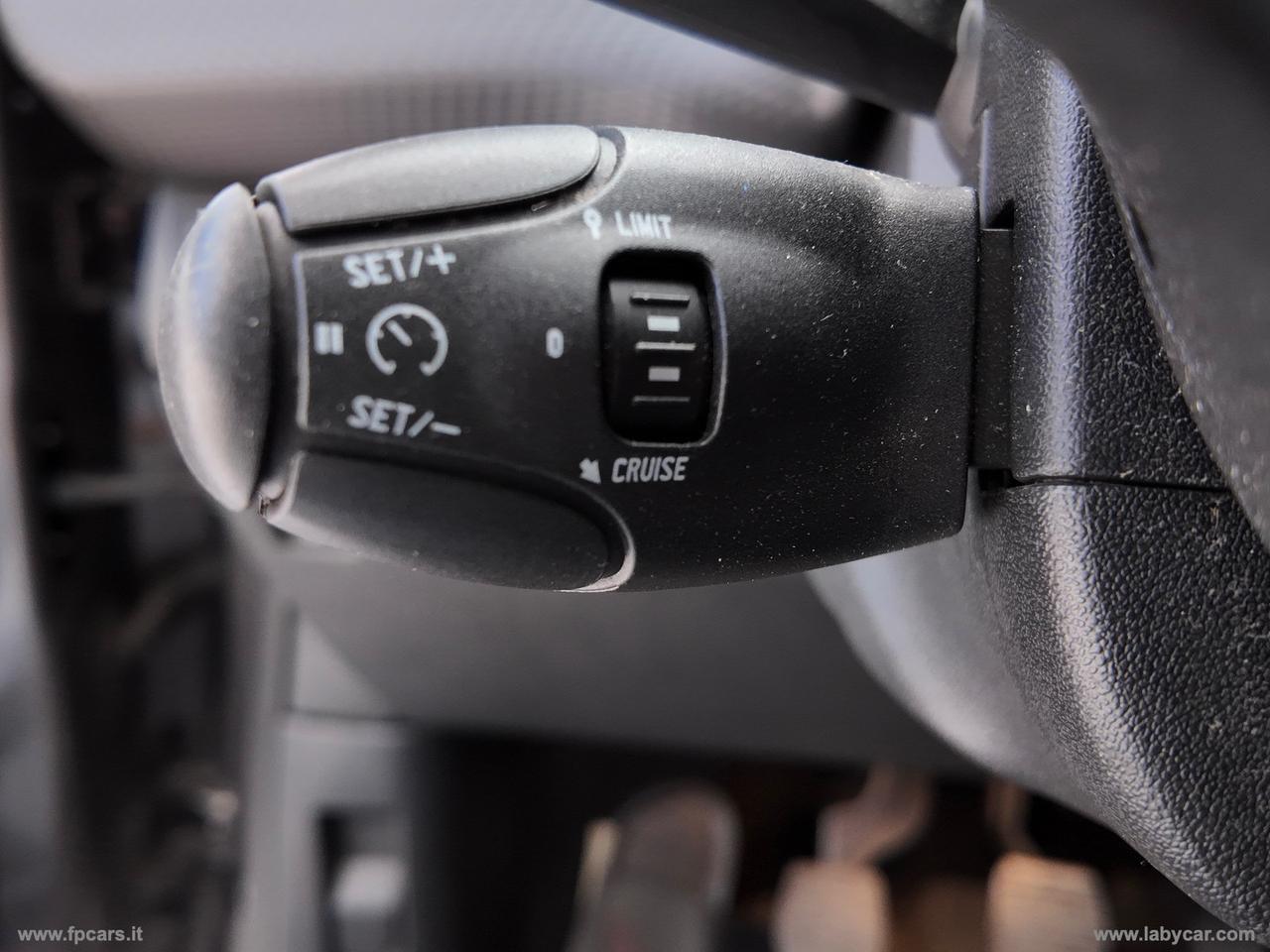 PEUGEOT 2008 1.6 e-HDi 92 CV Allure