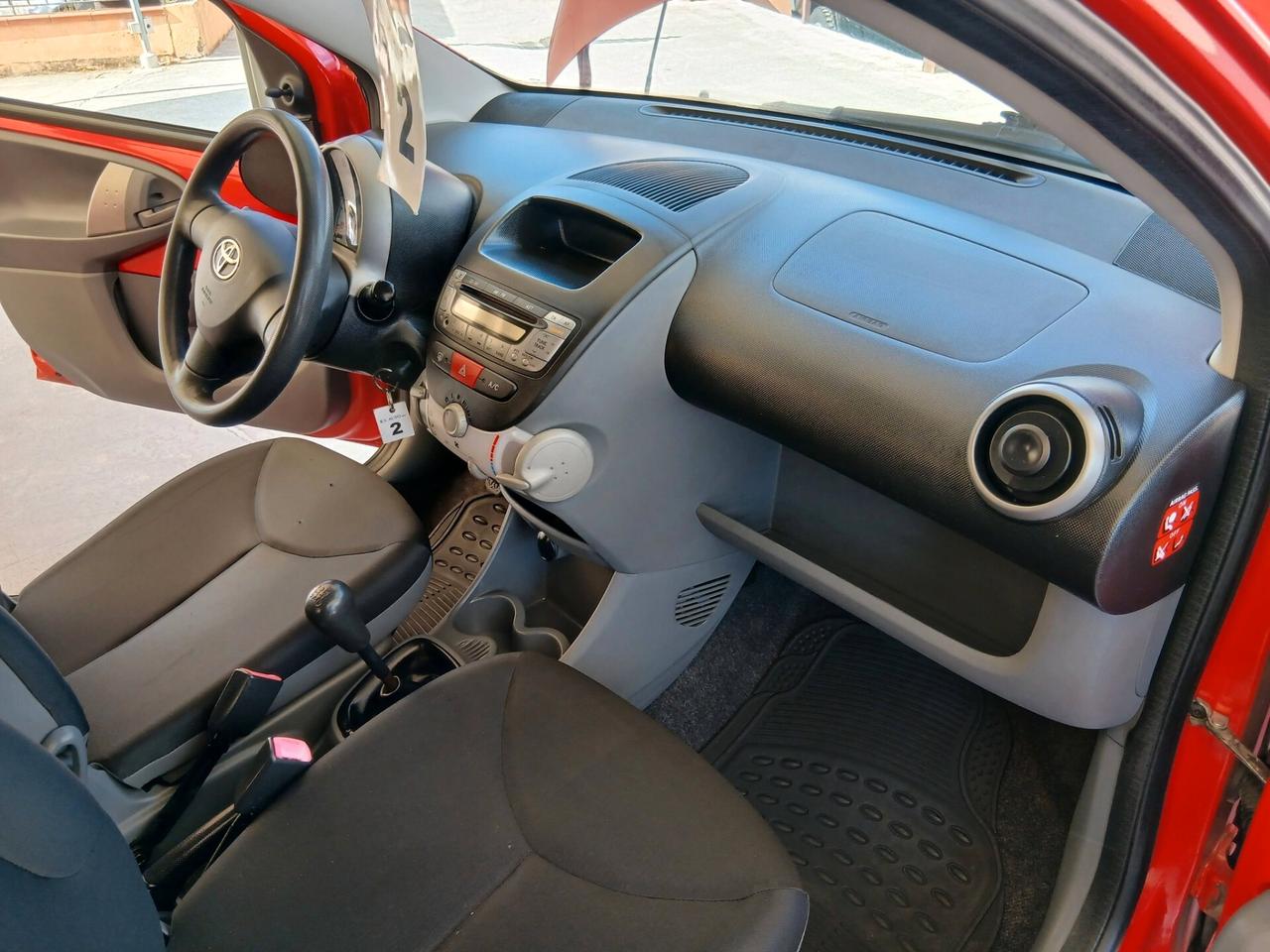 TOYOTA Aygo 1.0b 5p soli km114000 full 05