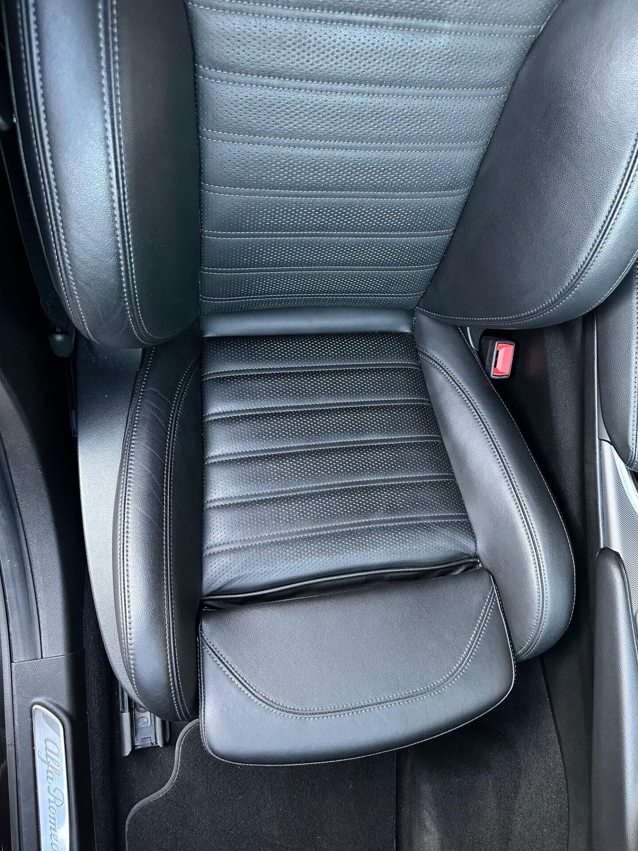 Alfa Romeo Giulia 2.2 TD 210cv AT8 Q4 Veloce