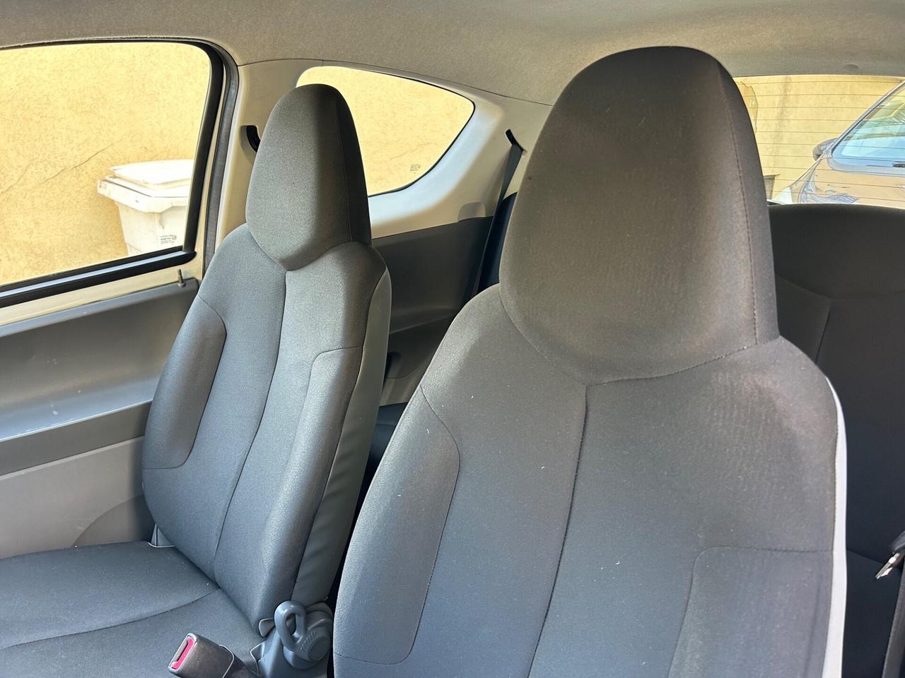 Toyota Aygo 1.0 BENZ . IDEALE PER NEO PATENTATI
