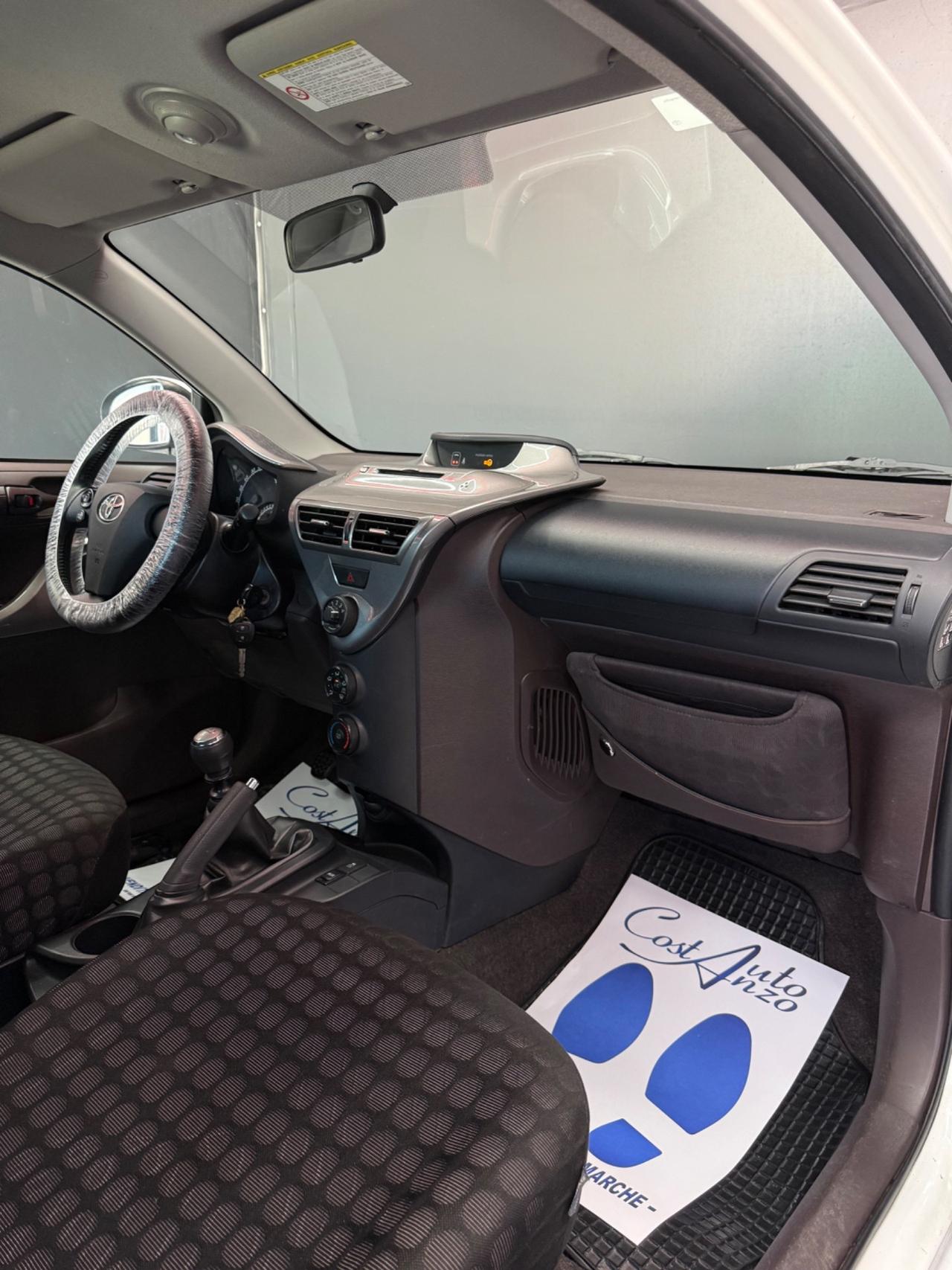 Toyota iQ 1.0 Benzina Sol 10/2010 NUOVA
