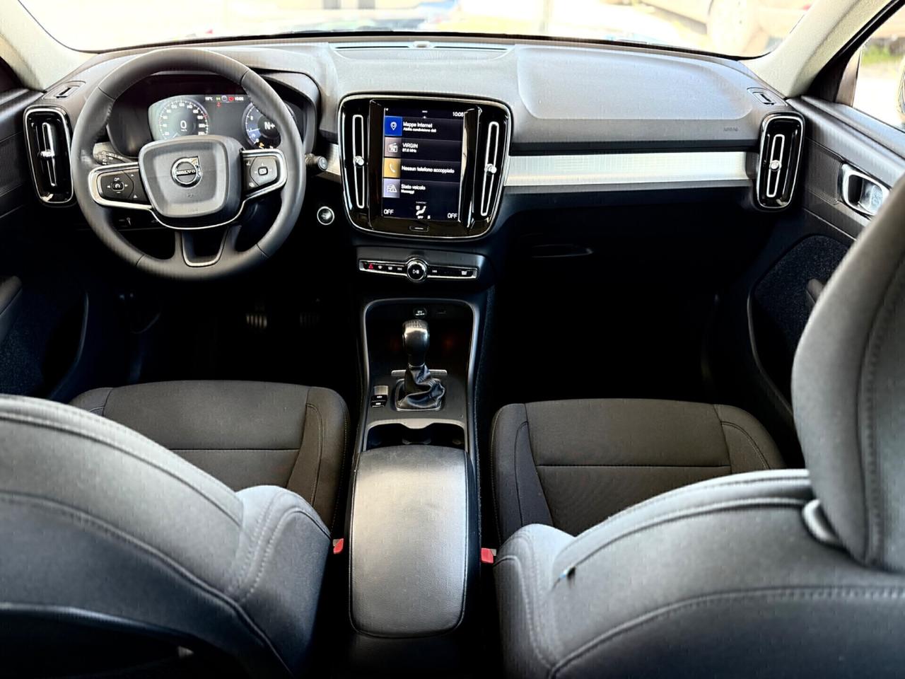 Volvo XC40 T3 *LED*CERCHI18*UNIPRO