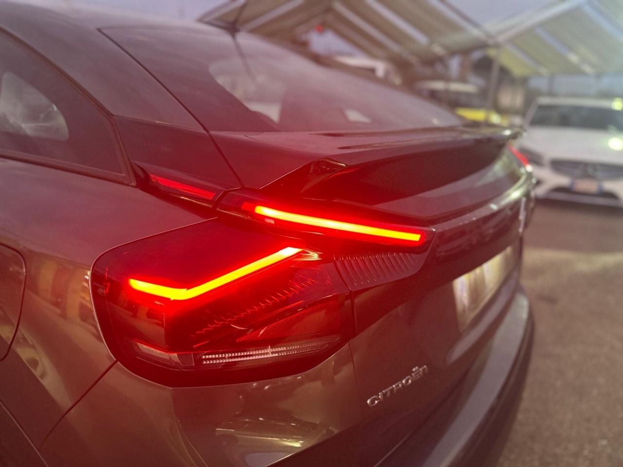 Citroen C4 BlueHDi 130 EAT8 Shine retrocam Sensori