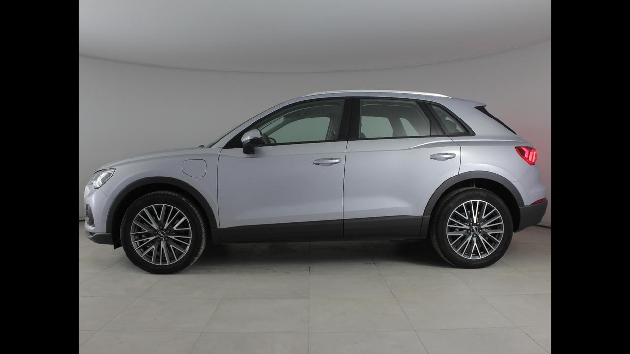 AUDI Q3 II 2018 - Q3 45 1.4 tfsi e Business s-tronic