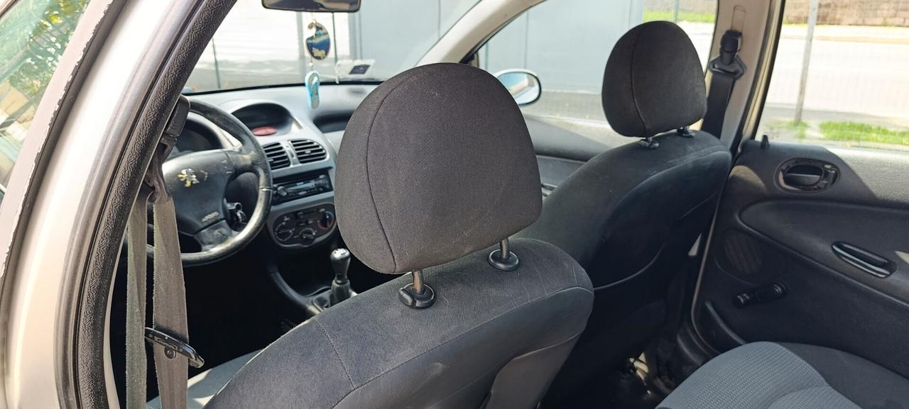 Peugeot 206 1.1 5p. XT