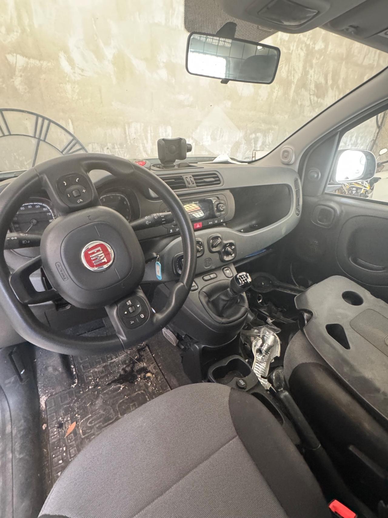 Fiat Panda metano Van 2 posti incidentata